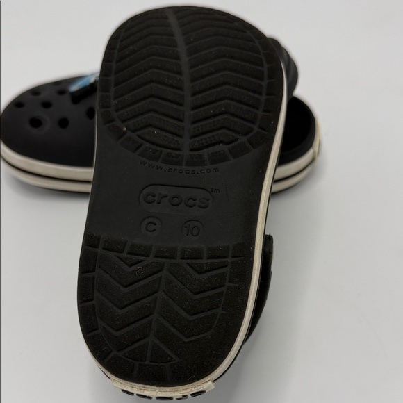CROCS Black Kids Sandals with Car Charms - Picture 9 of 9